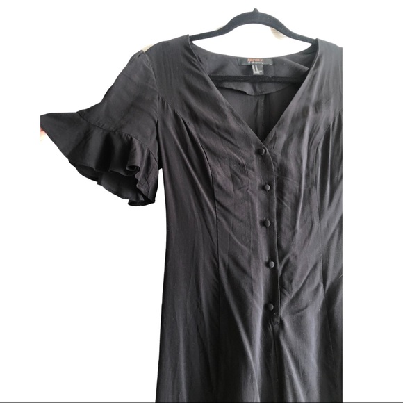 Forever 21 Ruffle Hem Romper - Picture 2 of 7